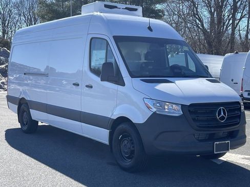 New 2025 Mercedes-Benz Sprinter 2500 image 9