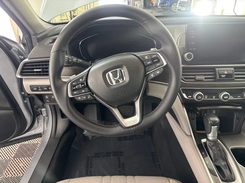 Used 2018 Honda Accord Touring image 31