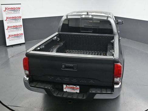 Used 2019 Toyota Tacoma TRD Off-Road AWD/4WD image 32