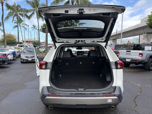 Used 2022 Toyota RAV4 Limited FWD image 19
