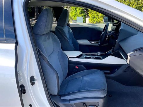 Used 2023 Lexus RZ 450e Premium image 8