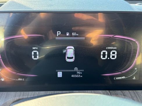 Used 2023 Kia Telluride EX w/ EX Captain's Chair Package image 32