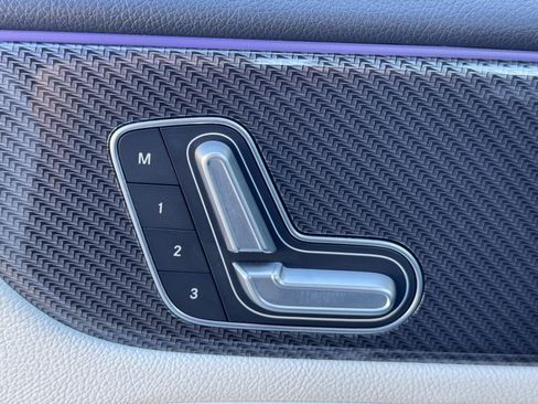 Used 2021 Mercedes-Benz GLB 250 4MATIC image 17