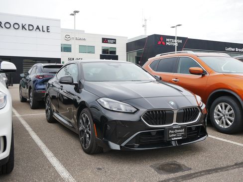 Used 2025 BMW 228i xDrive AWD/4WD image 1