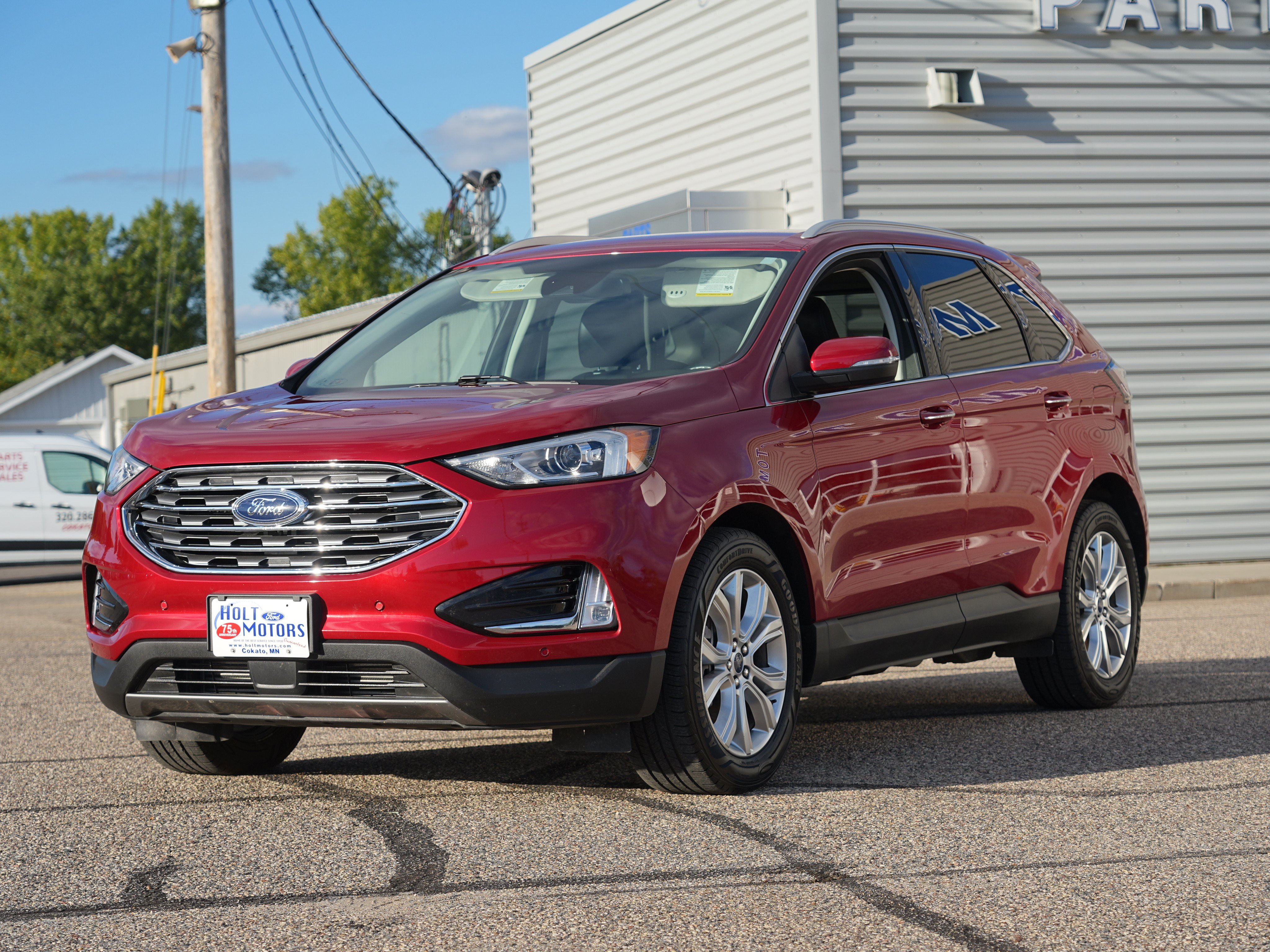 Used 2022 Ford Edge Titanium w/ Class II Trailer Tow Package AWD/4WD image 8