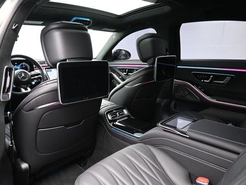Used 2025 Mercedes-Benz S 63 AMG S image 22