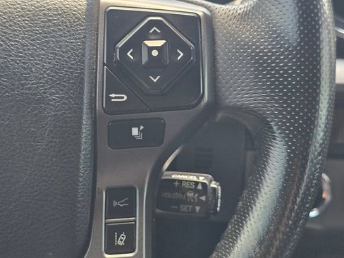 Used 2018 Toyota Tacoma TRD Off-Road AWD/4WD image 35
