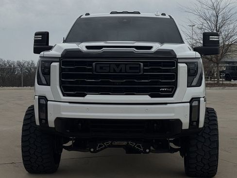 Used 2024 GMC Sierra 2500 AT4 w/ AT4 Preferred Package AWD/4WD image 7