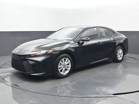 Used 2026 Toyota Camry LE FWD image 22