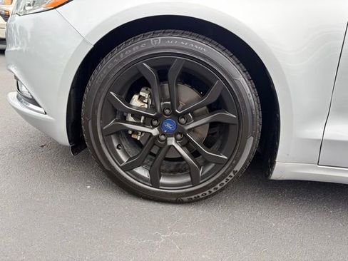 Used 2018 Ford Fusion SE w/ Equipment Group 601A FWD image 9