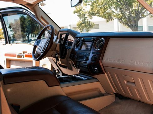 Used 2012 Ford F350 King Ranch w/ King Ranch w/Chrome Pkg AWD/4WD image 29