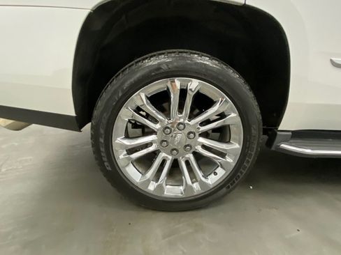 Used 2017 Cadillac Escalade Luxury w/ LPO, Radiant Package AWD/4WD image 17