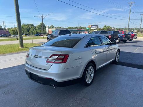 Used 2018 Ford Taurus SEL FWD image 5