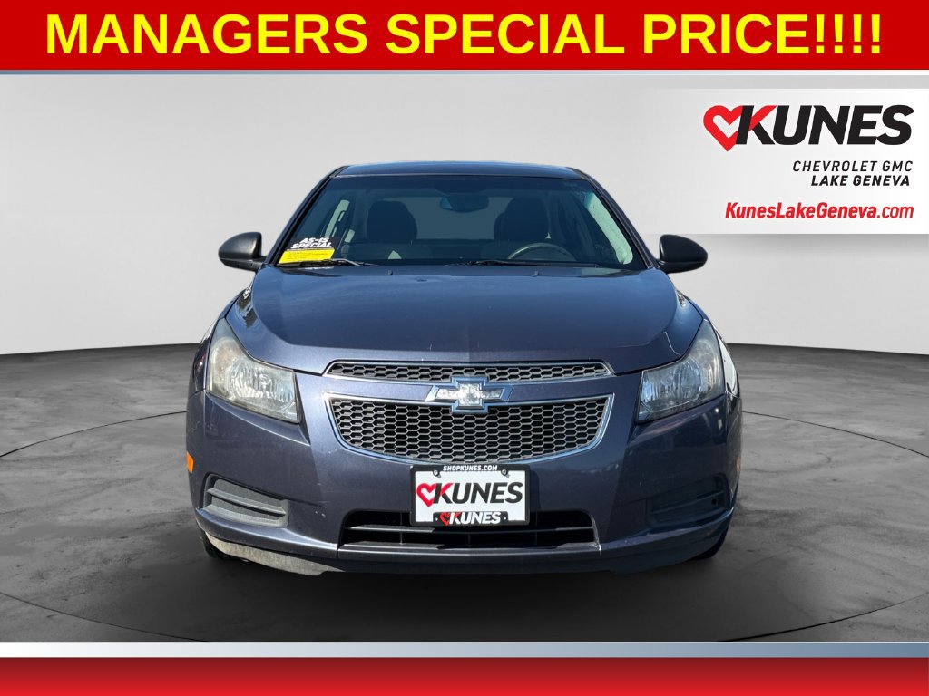 Used 2013 Chevrolet Cruze LS FWD image 2