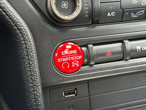 Used 2017 Ford Mustang Shelby GT350 image 32