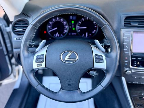 Used 2014 Lexus IS 250C w/ Luxury Package image 18