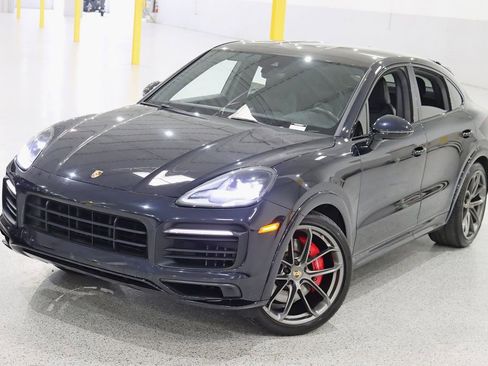 Used 2023 Porsche Cayenne GTS image 5