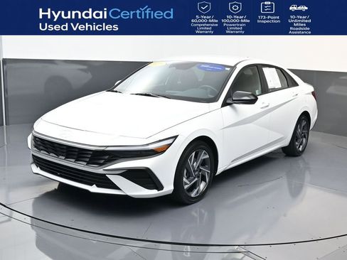Certified 2025 Hyundai Elantra SEL FWD image 1