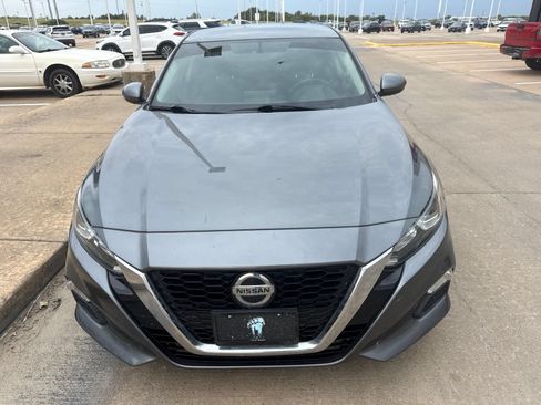 Used 2019 Nissan Altima 2.5 S FWD image 2