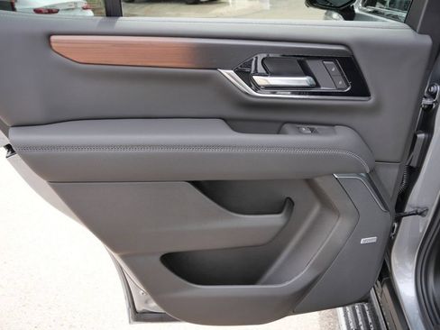 New 2026 GMC Yukon Denali w/ Sun & Power Step Package AWD/4WD image 40