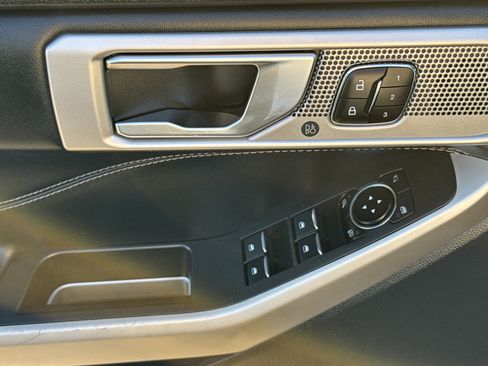 Used 2023 Ford Explorer Limited w/ Equipment Group 301A image 34