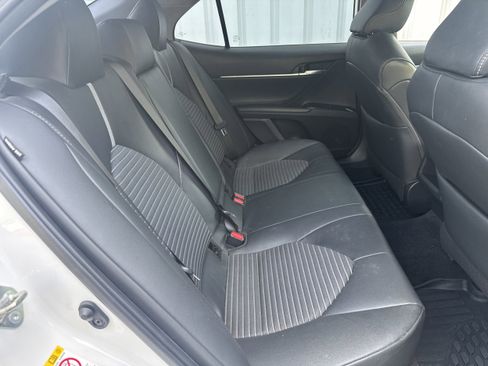 Used 2019 Toyota Camry SE w/ Convenience Package image 12