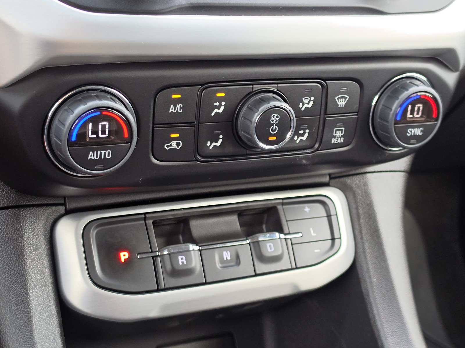 Used 2023 GMC Acadia SLE w/ Driver Convenience Package FWD image 29
