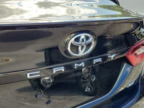 Used 2022 Toyota Camry SE image 5
