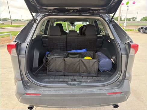 Used 2024 Toyota RAV4 LE image 9