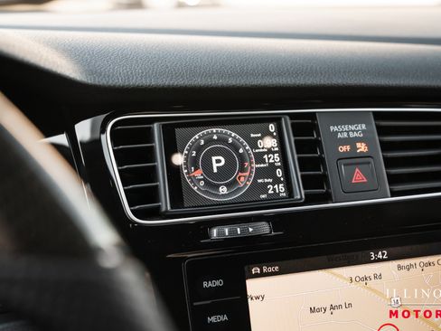 Used 2019 Volkswagen Golf R 4-Door AWD/4WD image 25