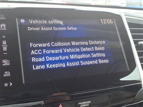 Used 2018 Honda Pilot Touring image 11