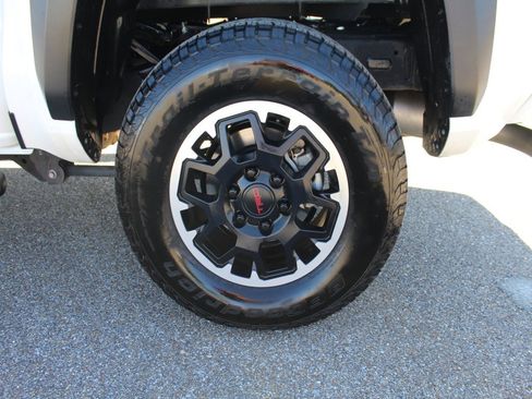 Used 2024 Toyota Tacoma TRD Off-Road image 20