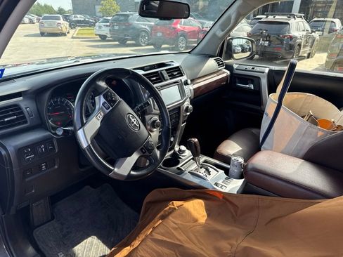 Used 2016 Toyota 4Runner Limited AWD/4WD image 9