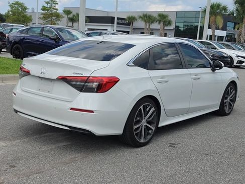 Used 2022 Honda Civic Touring image 4