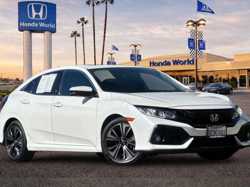 Used 2018 Honda Civic EX image 2