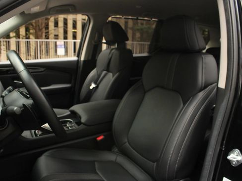Used 2025 Honda Pilot EX-L image 16