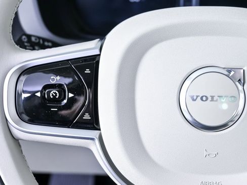 New 2026 Volvo XC60 B5 Ultra w/ Climate Package image 10