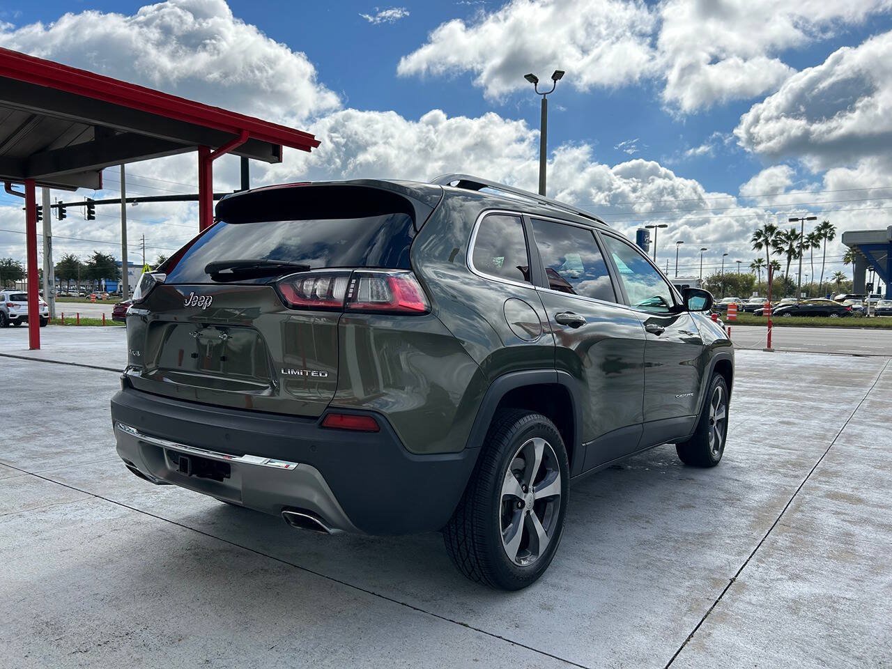 Used 2019 Jeep Cherokee Limited AWD/4WD image 8