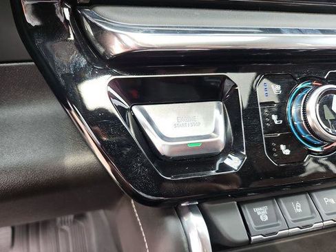Used 2025 GMC Sierra 2500 Denali Ultimate AWD/4WD image 16