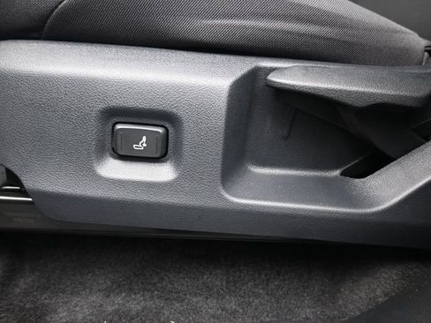 New 2025 Toyota Tacoma SR5 image 33