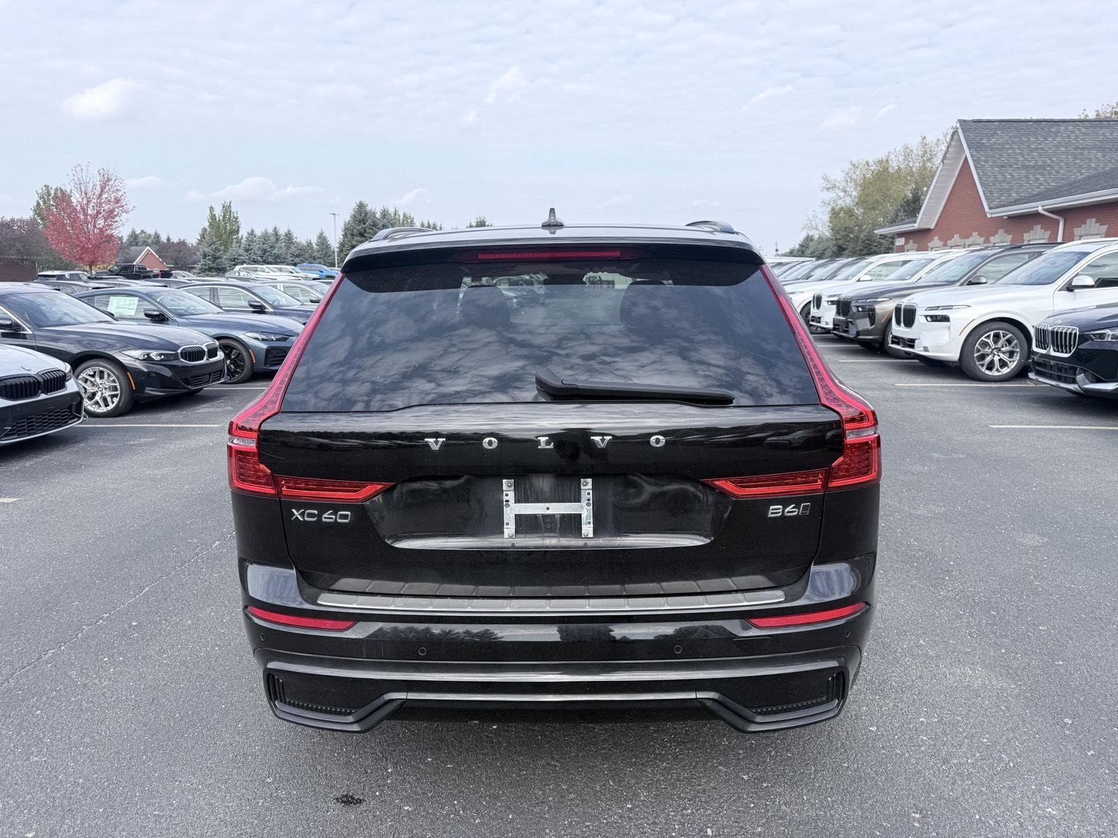 Used 2023 Volvo XC60 B6 Ultimate w/ Climate Package AWD/4WD image 6