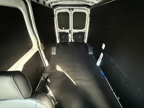 New 2026 Ford Transit 250 148 Medium Roof w/ Load Area Protection Package image 18