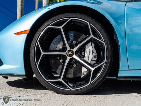 Used 2023 Lamborghini Huracan EVO image 30