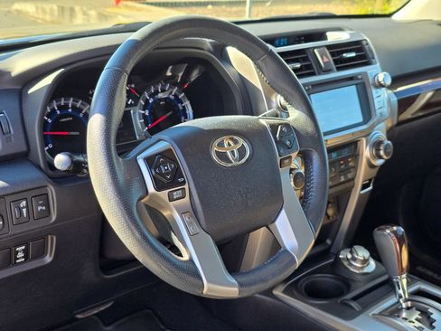 Used 2015 Toyota 4Runner Limited AWD/4WD image 6