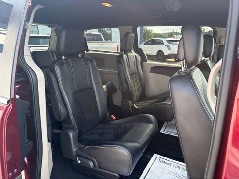 Used 2018 Dodge Grand Caravan SXT FWD image 18