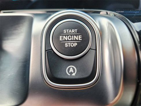 Certified 2025 Mercedes-Benz GLB 250 4MATIC image 28