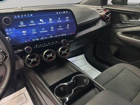 Used 2025 Chevrolet Blazer EV RS image 17