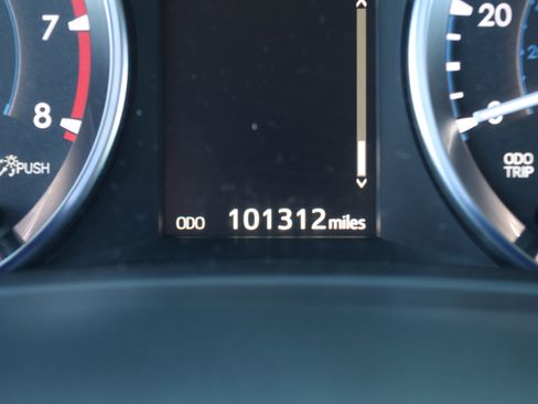 Used 2016 Toyota Highlander XLE image 20