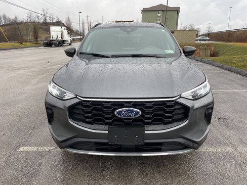 Used 2025 Ford Escape ST-Line image 2