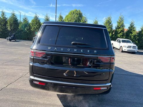 Used 2024 Jeep Wagoneer 4WD image 4